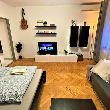 Apartment Helen - Old Town, Ac Братислава Екстериор снимка