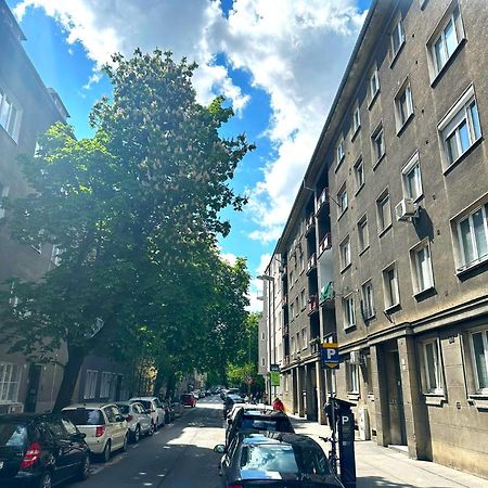 Apartment Helen - Old Town, Ac Братислава Екстериор снимка