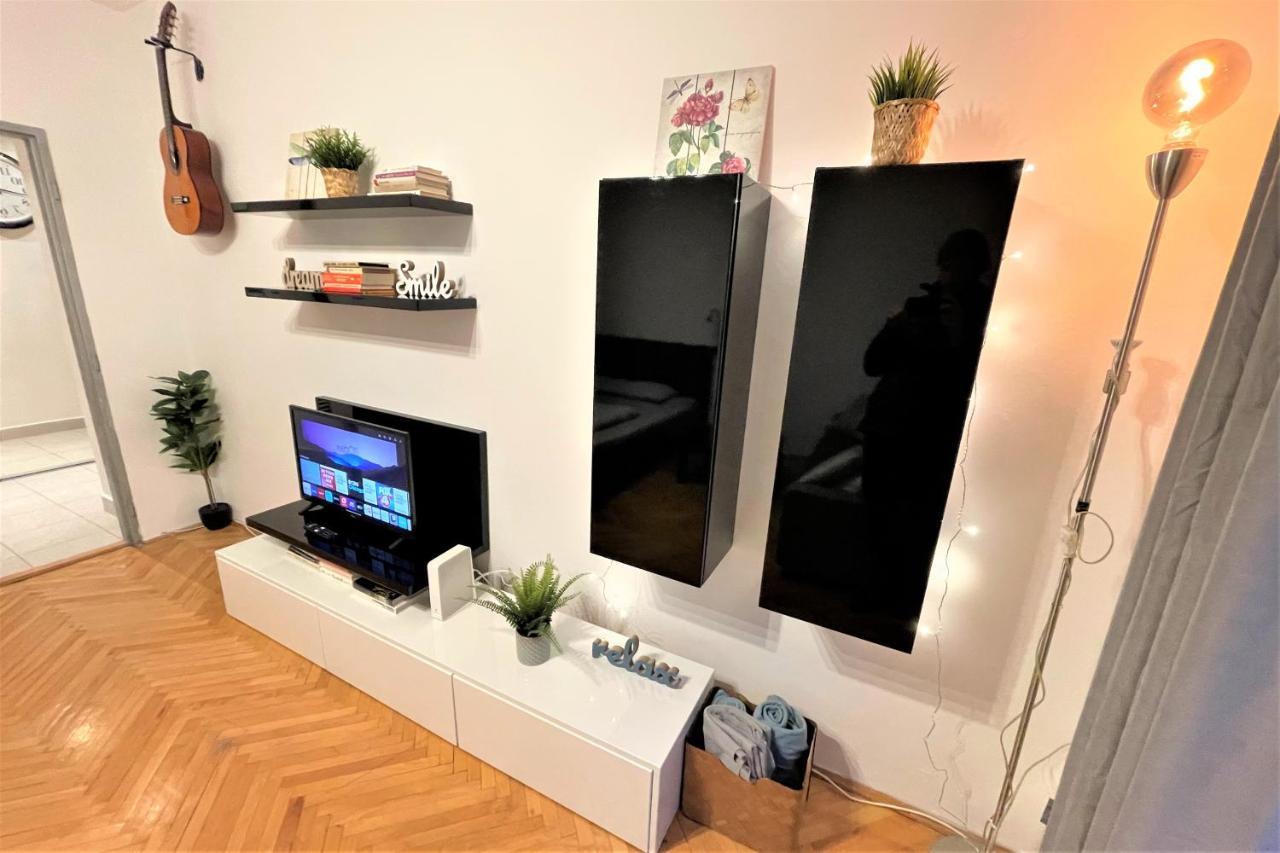 Apartment Helen - Old Town, Ac Братислава Екстериор снимка