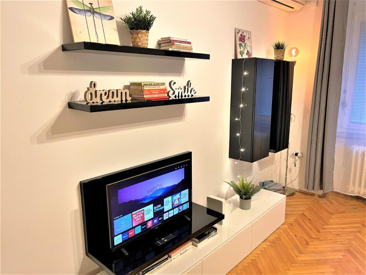 Apartment Helen - Old Town, Ac Братислава Екстериор снимка